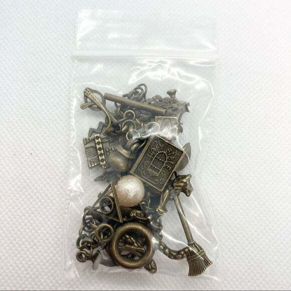 Bronze Tone Harry Potter Charm Bracelet - Picture 10 of 10